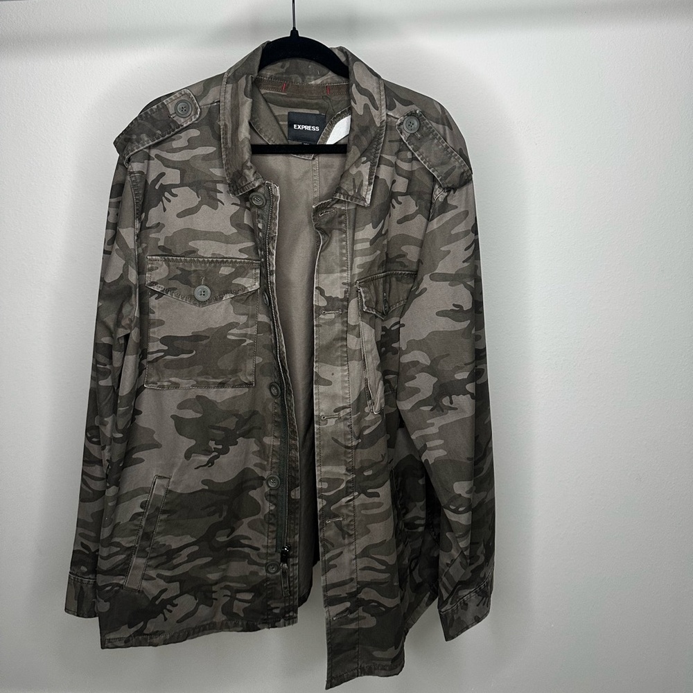 Express camo zip up jacket